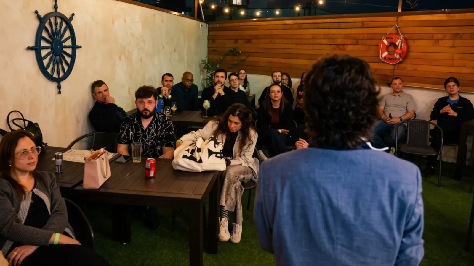 Grupo de participantes no ambiente do encontro